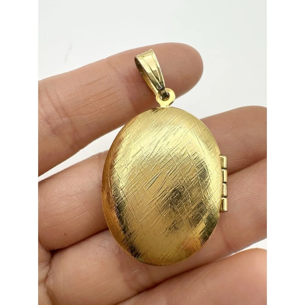 18K Gold Plated Flower Oval Locket Pendant